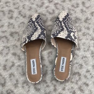 Steve Madden Slip on snake skin mules - like new!